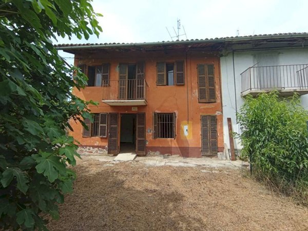 casa indipendente in vendita ad Asti in zona Casabianca