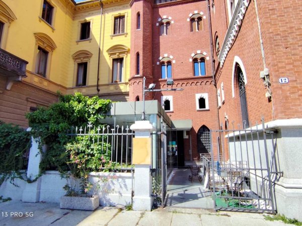 negozio in vendita ad Asti