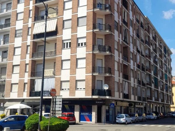 appartamento in vendita ad Asti in zona Quarto