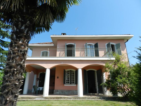 casa indipendente in vendita ad Asti in zona Madonna di Viatosto