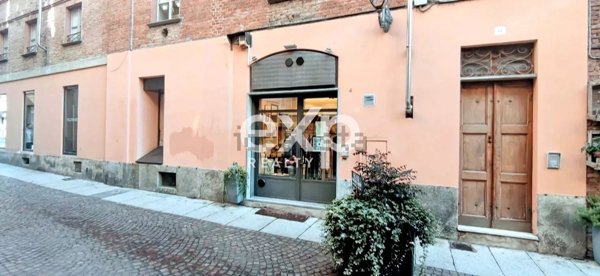 negozio in vendita ad Asti