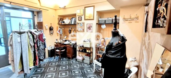 negozio in vendita ad Asti