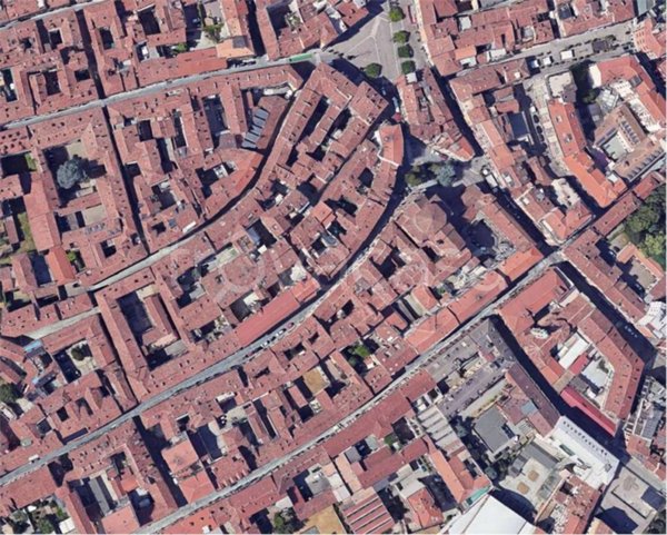locale di sgombero in vendita ad Asti