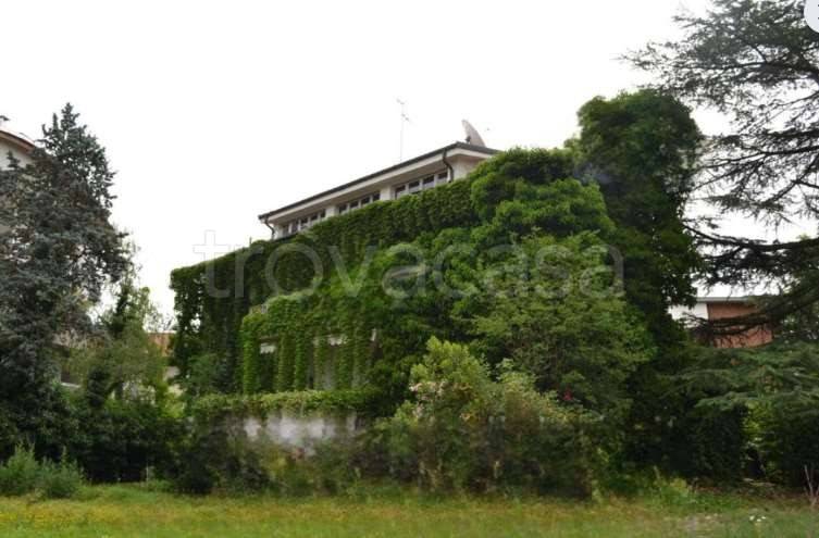 casa indipendente in vendita ad Asti