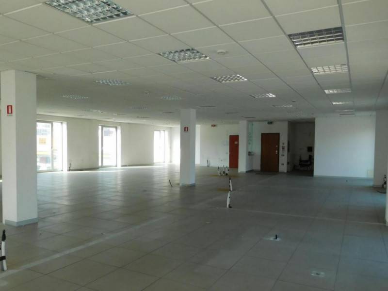 ufficio in vendita ad Asti in zona Pilone