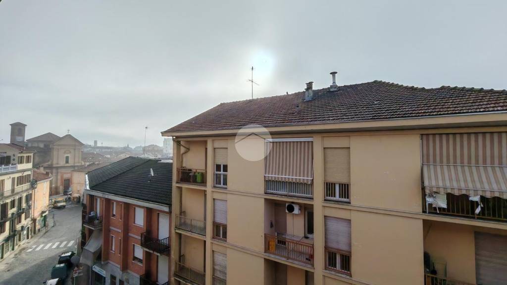 appartamento in vendita ad Asti in zona Quarto