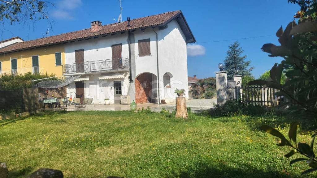 casa indipendente in vendita ad Asti in zona Stazione di Portacomaro