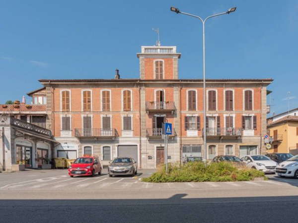 appartamento in vendita ad Asti in zona Serravalle