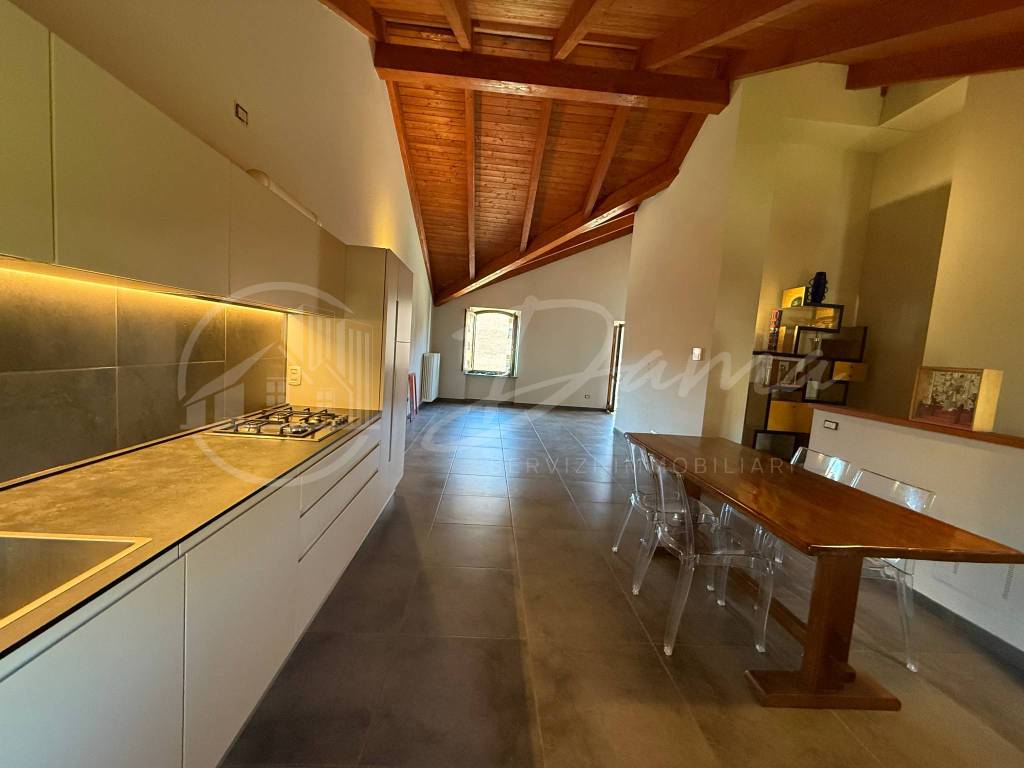 appartamento in vendita ad Asti in zona Quarto