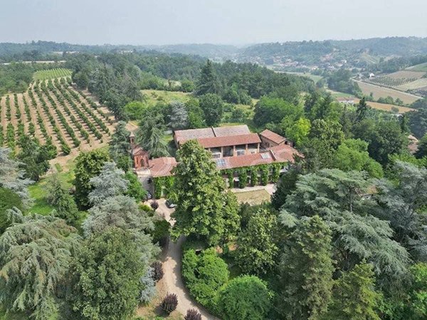 casa indipendente in vendita ad Asti in zona Madonna di Caniglie