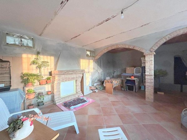 casa indipendente in vendita ad Asti in zona Castiglione