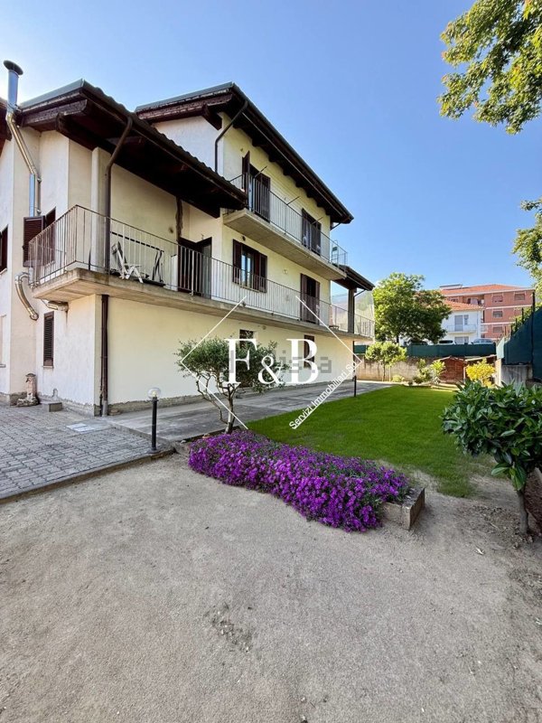 casa indipendente in vendita ad Asti in zona Centro Città