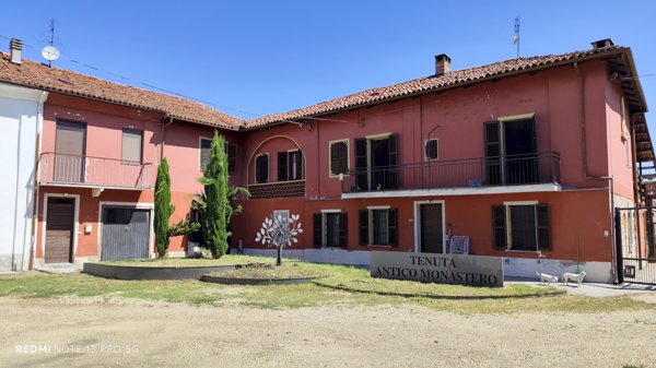 negozio in vendita ad Asti in zona Quarto