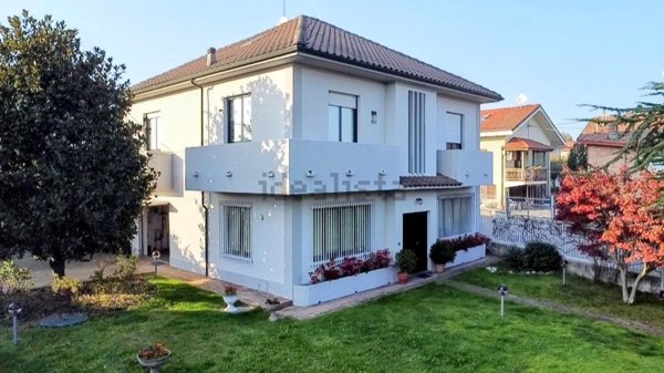 casa indipendente in vendita ad Asti
