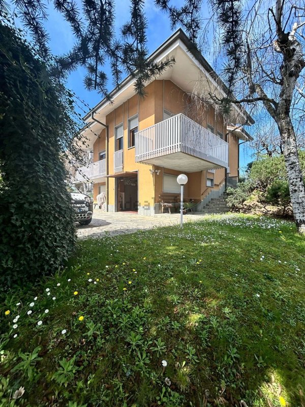 casa indipendente in vendita ad Asti