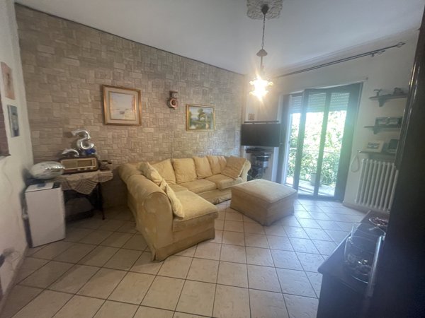 appartamento in vendita ad Asti in zona Pilone