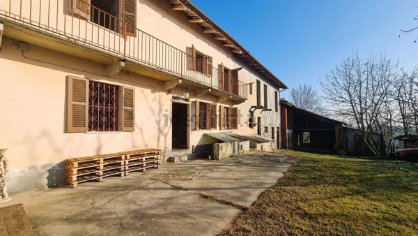 casale in vendita ad Asti in zona Montemarzo