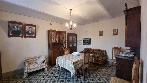 casa semindipendente in vendita ad Asti in zona Montemarzo