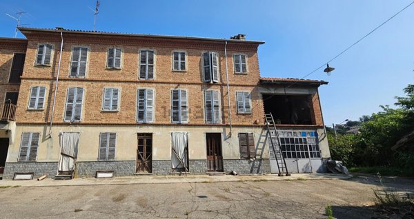 casale in vendita ad Asti in zona Valenzani