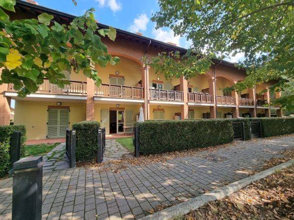 appartamento in vendita ad Asti in zona Mombarone