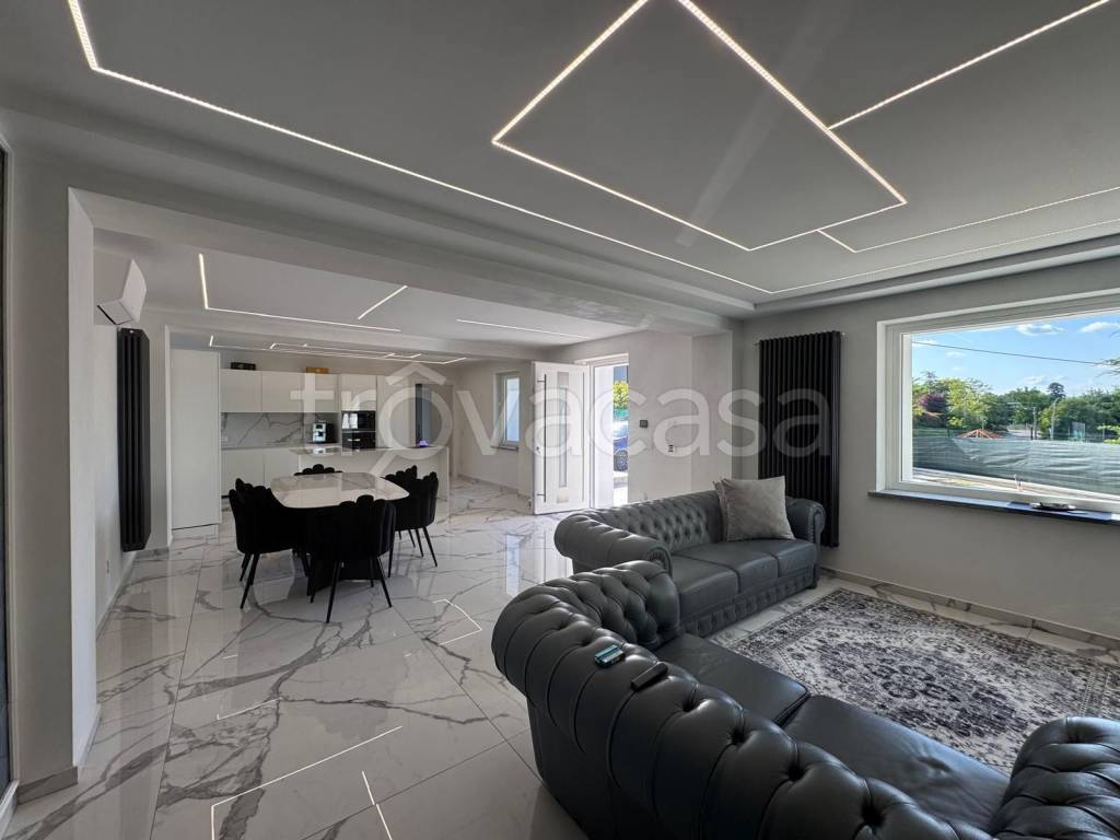 casa indipendente in vendita ad Asti in zona Revignano