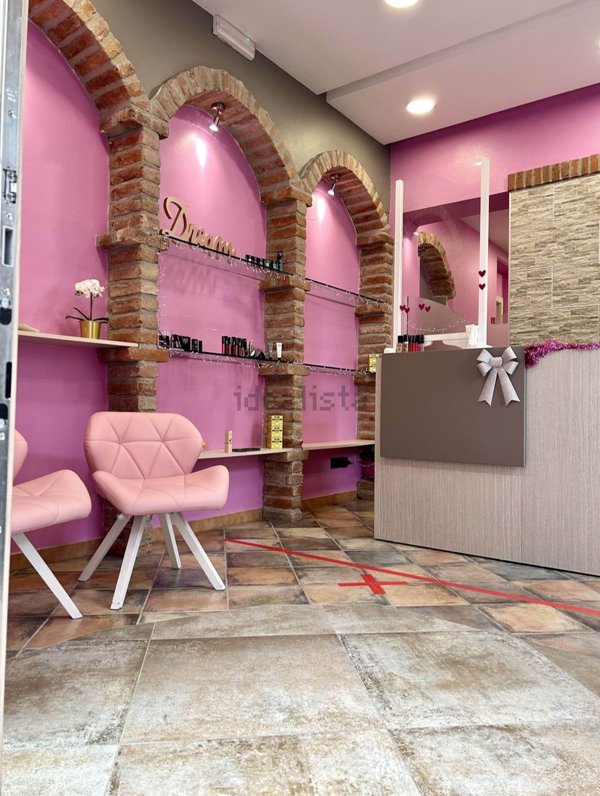 negozio in vendita ad Asti