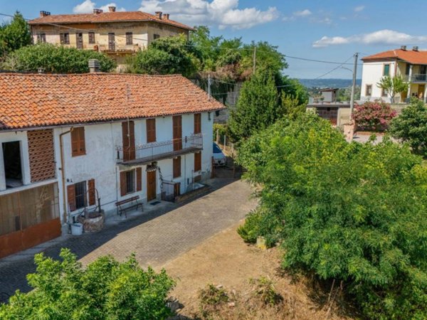 casa indipendente in vendita ad Asti in zona Trincere