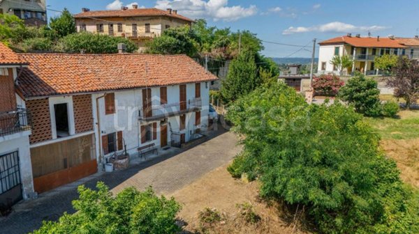 casa indipendente in vendita ad Asti in zona Trincere