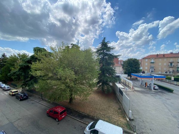 appartamento in vendita ad Asti in zona Quarto