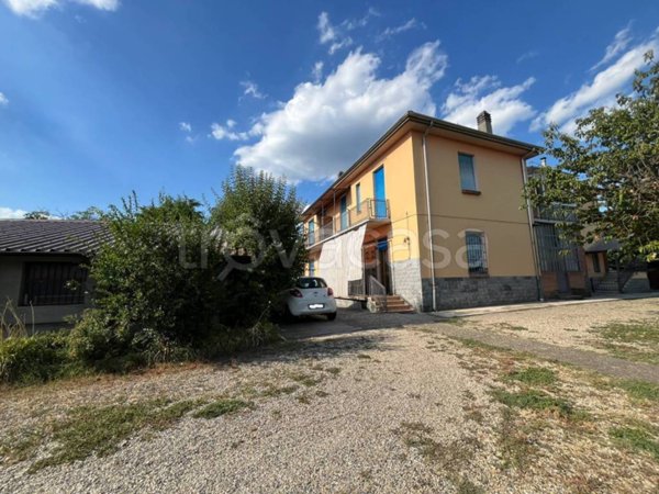casa indipendente in vendita ad Asti in zona Madonna di Caniglie
