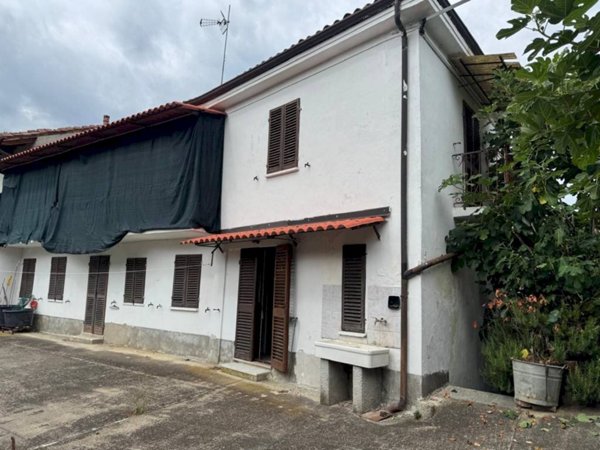 casa indipendente in vendita ad Asti in zona Sessant