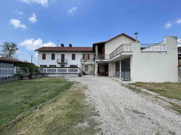 casa indipendente in vendita ad Asti in zona Vaglierano