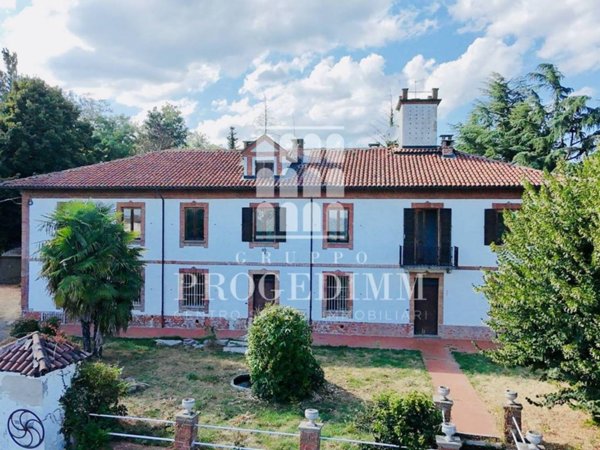 casa indipendente in vendita ad Asti in zona Valgera