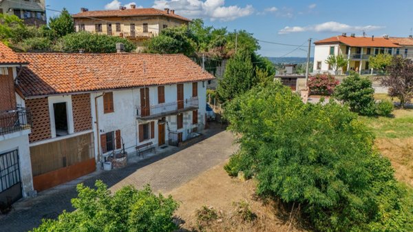 casa indipendente in vendita ad Asti in zona Mongardino