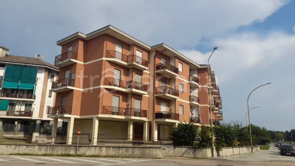 appartamento in vendita ad Asti in zona Pilone