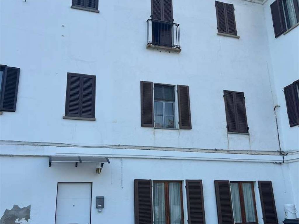 casa indipendente in vendita ad Asti in zona Serravalle