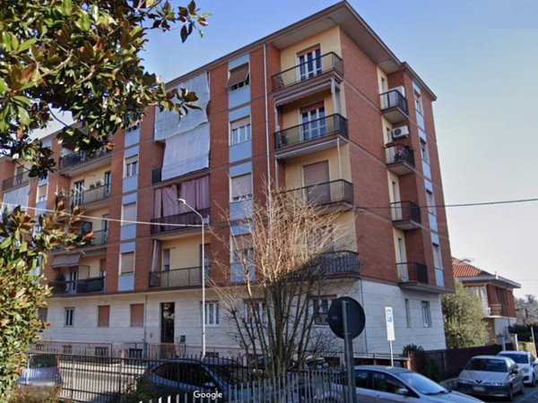 appartamento in vendita ad Asti in zona Quarto