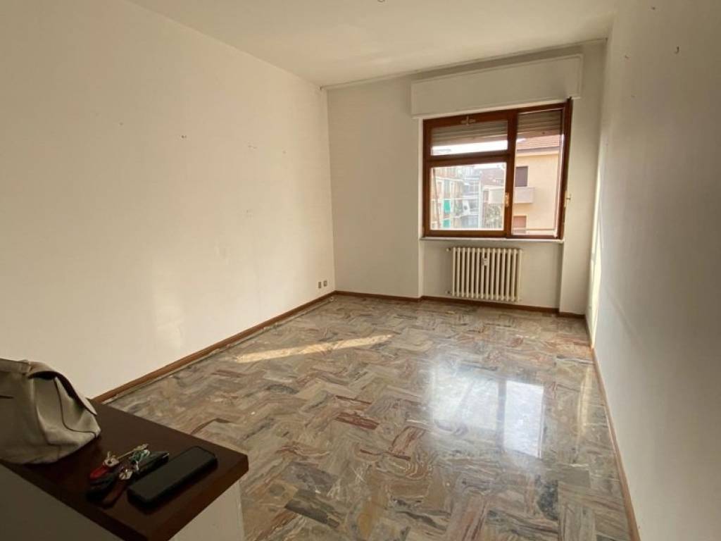 appartamento in vendita ad Asti in zona Quarto
