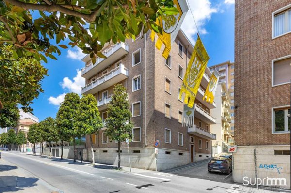appartamento in vendita ad Asti in zona Corso Dante