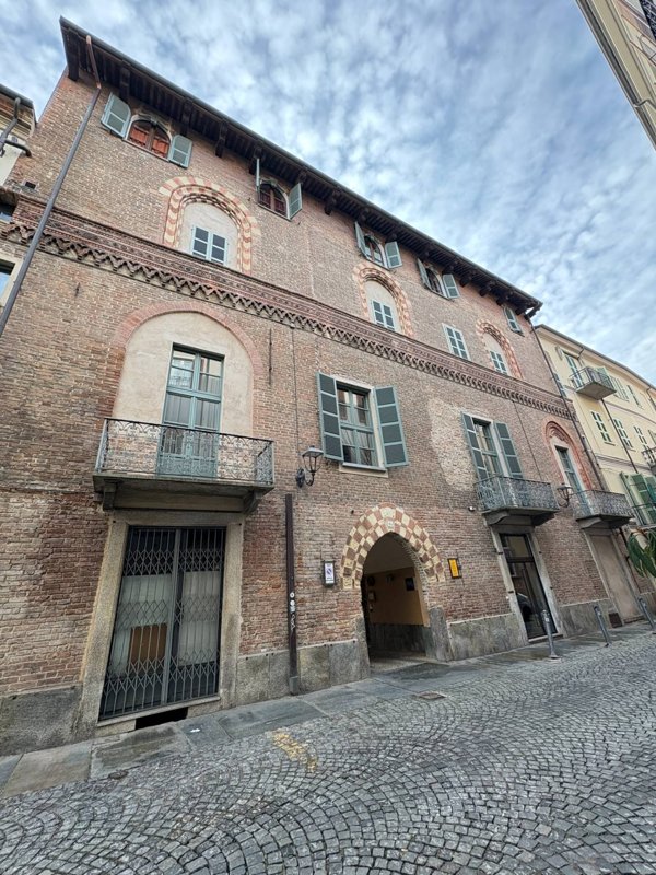 appartamento in vendita ad Asti in zona Centro Città