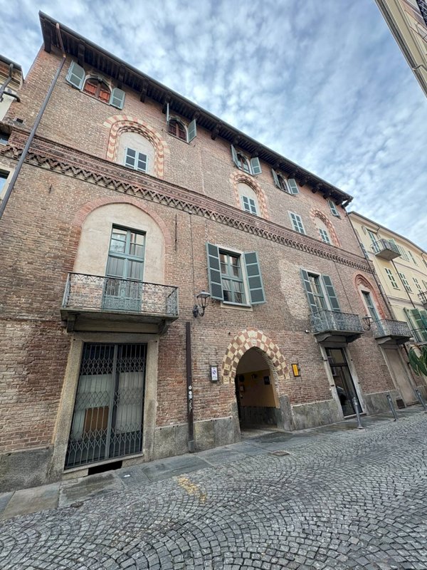 appartamento in vendita ad Asti in zona Centro Città