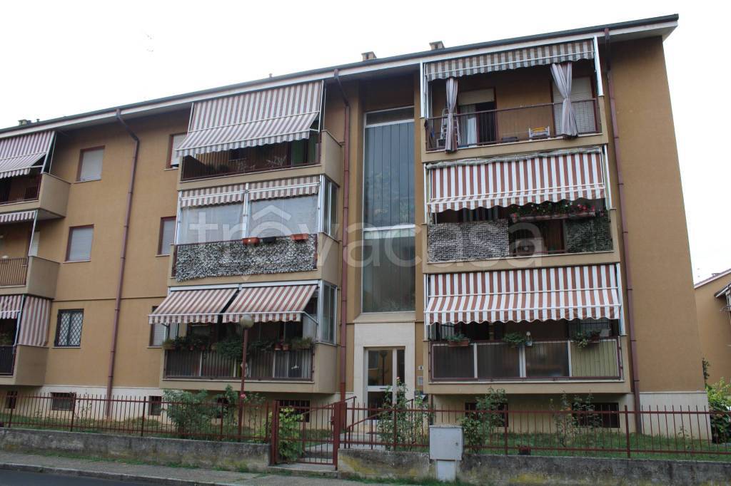 appartamento in vendita ad Asti in zona Variglie