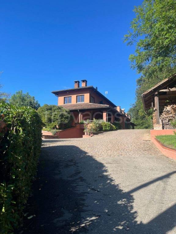 casa indipendente in vendita ad Asti in zona Valleandona