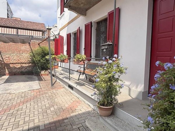 appartamento in vendita ad Asti in zona Bramairate