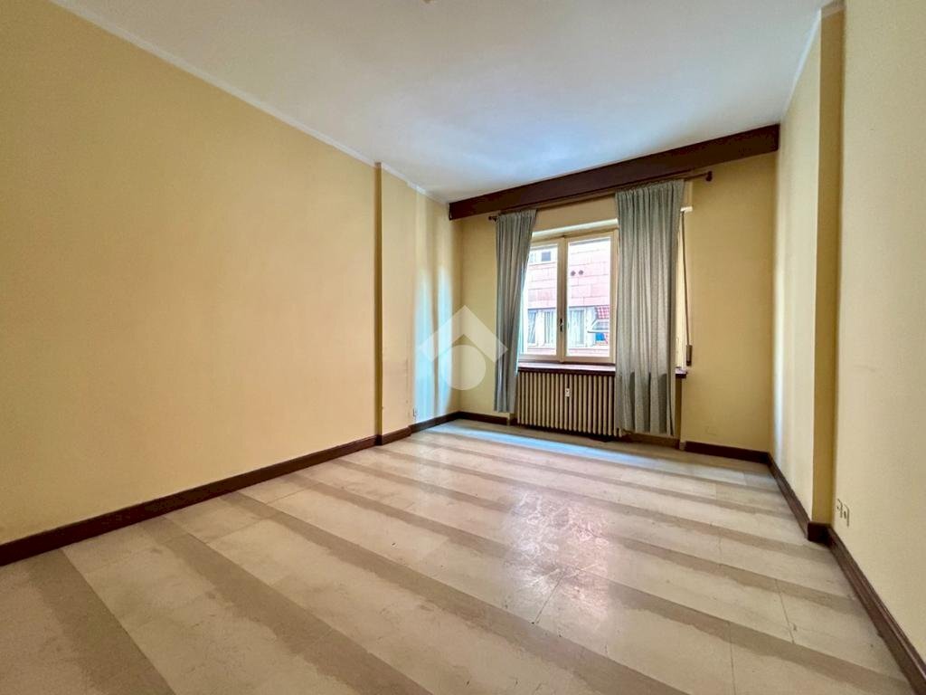 appartamento in vendita ad Asti in zona Corso Dante