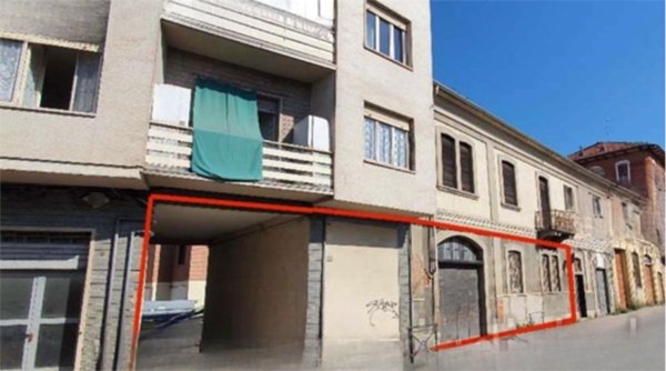 locale di sgombero in vendita ad Asti