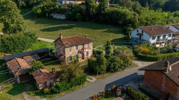 casa indipendente in vendita ad Asti in zona Sessant