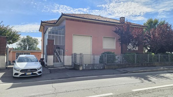 casa indipendente in vendita ad Asti in zona Centro Città