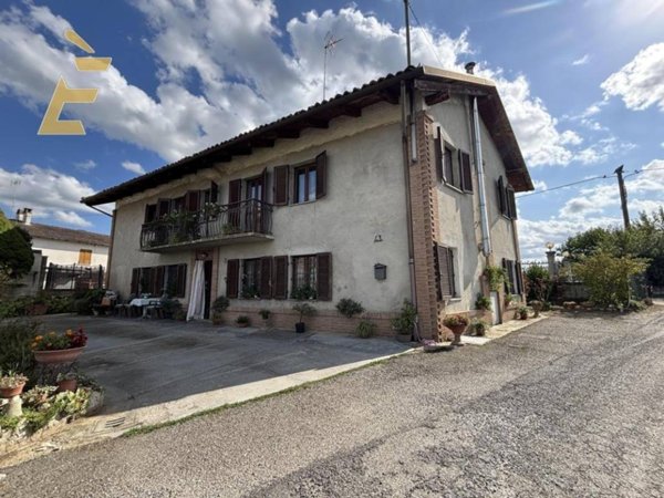 casa indipendente in vendita ad Asti in zona Revignano