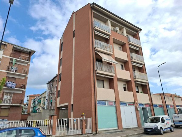 appartamento in vendita ad Asti in zona Quarto